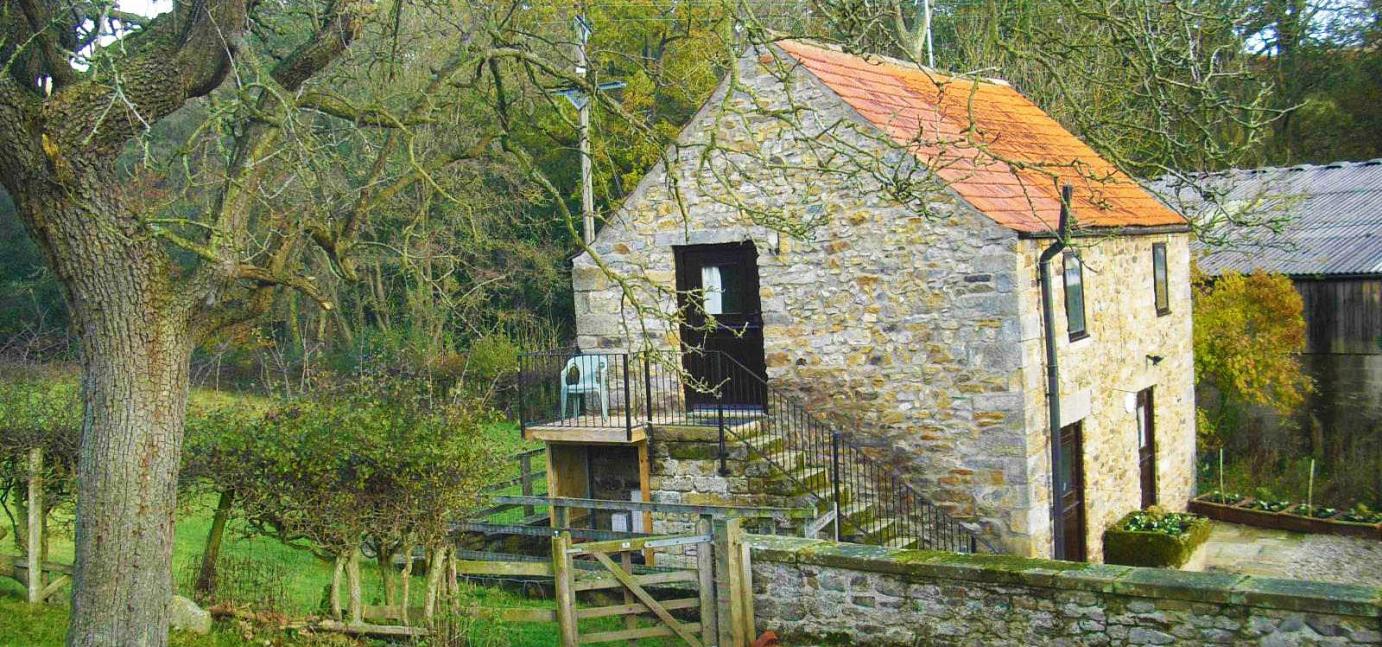 Coach House, Stackpole, Pembrokeshire, sleeps 8